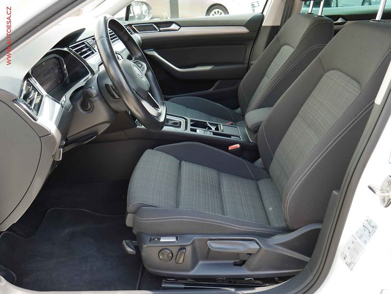 Volkswagen Passat (2020) 2.0TDI, servis.kniha, DSG - fotka 9 z 25