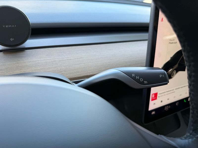 Tesla Model 3 Long Range AWD - fotka 31 z 38