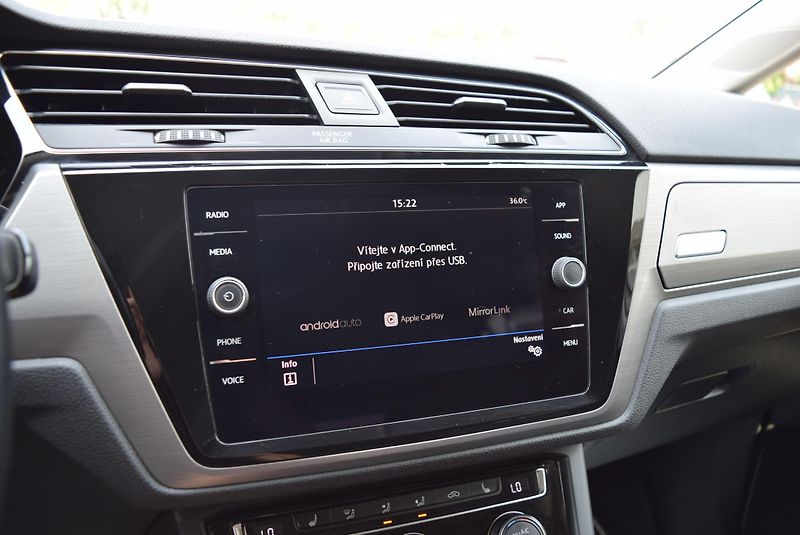 Volkswagen Touran (2017) 1.4TSI 110kw CLBMT 7MÍST TAŽNÉ - fotka 26 z 41