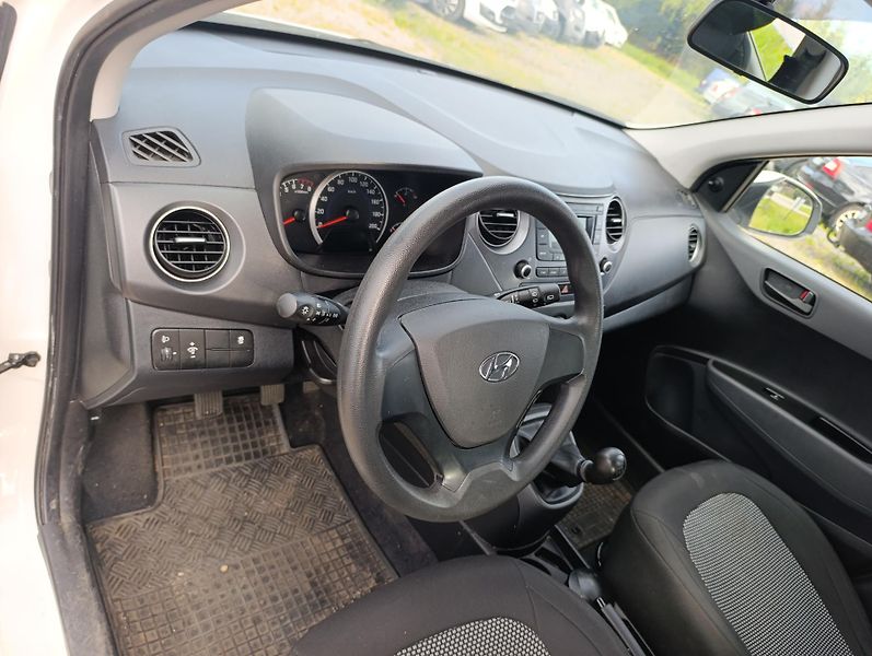 Hyundai i10 (2019) 1.0 Family club - fotka 21 z 23