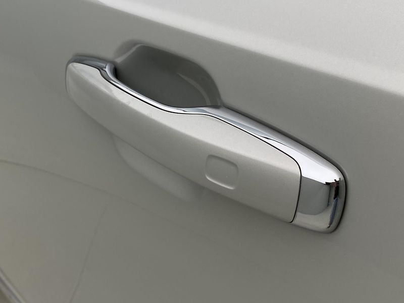 Volvo XC90 B5 AWD INSCRIPTION REZERVACE - fotka 33 z 54