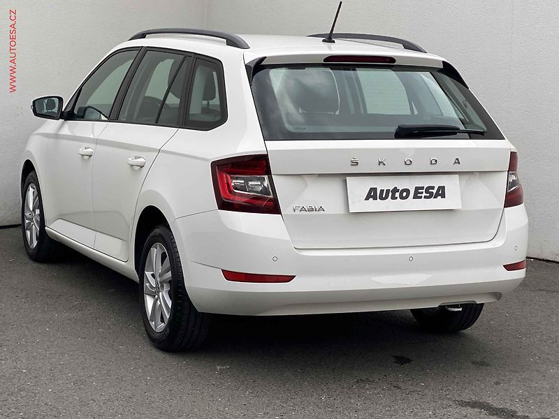 Škoda Fabia (2020) 1.0 TSi, 2.maj,ČR, Style - fotka 6 z 17