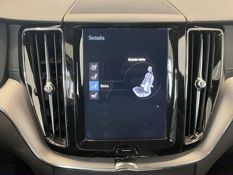 Volvo XC60 T6 AWD Drive-E Inscription AT8 - fotka 40 z 47