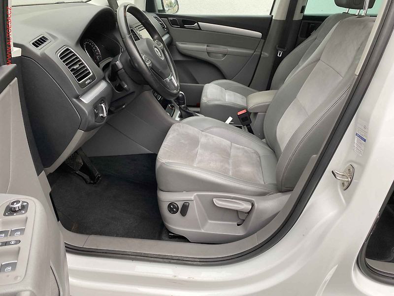 Volkswagen Sharan (2014) 2.0 TDi, Highline, DSG, panor - fotka 9 z 19