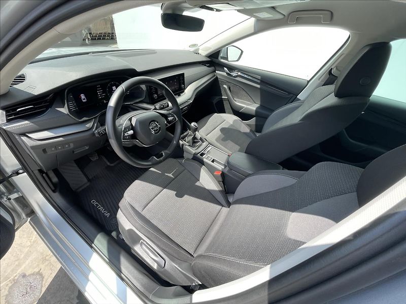 Škoda Octavia 1,5 TSI Ambition Plus KESSY - fotka 5 z 23