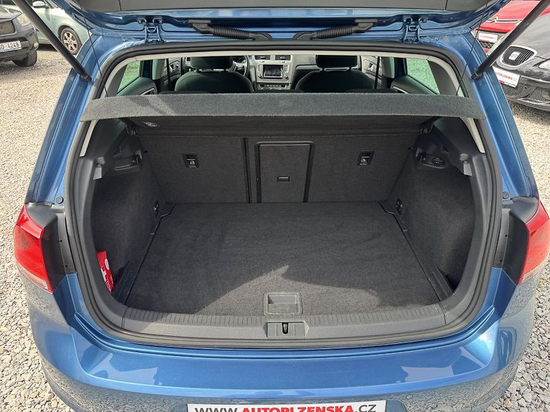 Volkswagen Golf (2015) 1.6TDi,DSG,rezervace - fotka 24 z 49