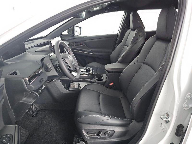 Toyota bZ4X (2026) FACELIFT AWD 343k EXECUTIVE - fotka 6 z 33