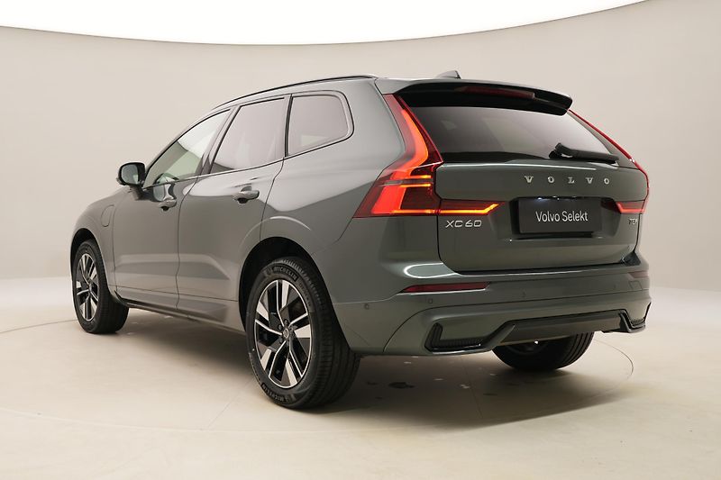Volvo XC60 T8 AWD RECHARGE PLUS DARK CZ - fotka 11 z 66