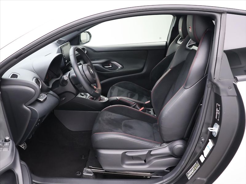 Toyota Yaris 1,6 Turbo AWD GR Four Circuit - fotka 9 z 25