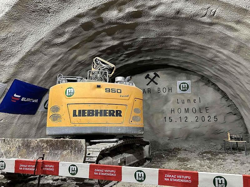 Proražení tunelu Homole na D35.