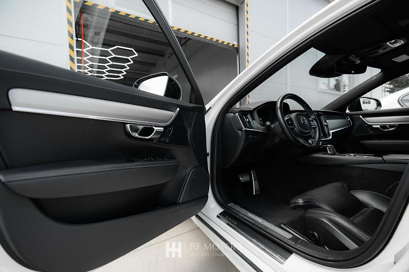 Volvo V90 (2021) - fotka 23 z 51