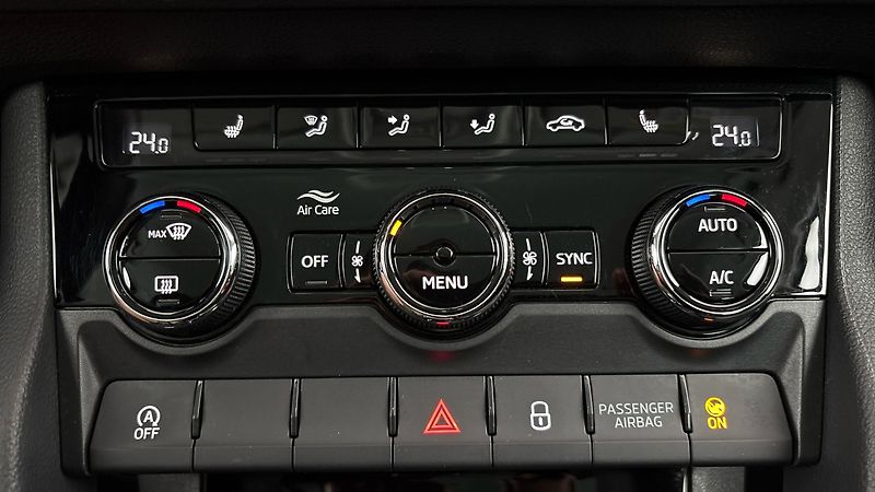 Škoda Karoq 2.0 TDI DSG 4x4 Style - fotka 13 z 26