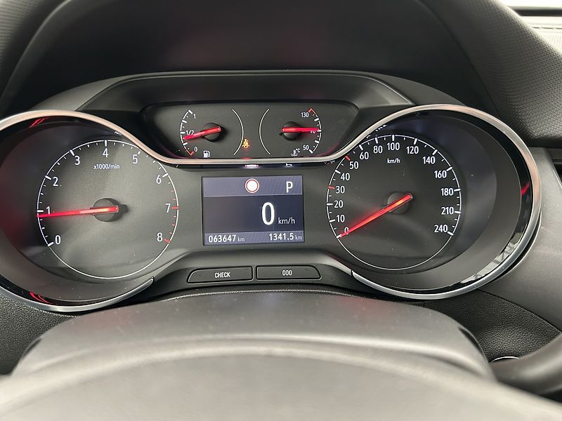 Opel Crossland 1.2 Turbo  Elegance - fotka 17 z 32