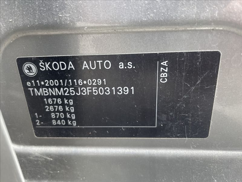 Škoda Roomster 1,2 TSi 63kw Ambiente Klima ES - fotka 25 z 27