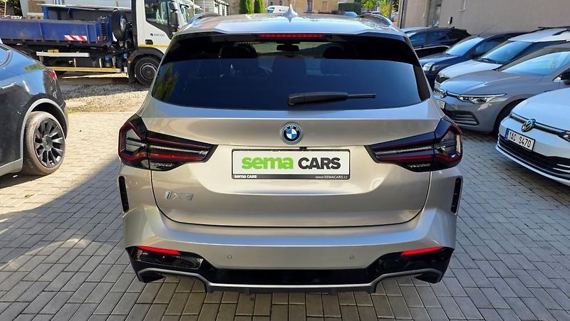 BMW iX3 (2022) M-Sport 210kW 80kWh SoH96,3% - fotka 6 z 56