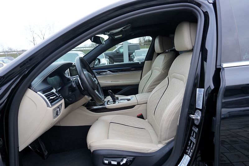 BMW Řada 7 750 Ld xDrive/Laser/M paket/ČR - fotka 25 z 50