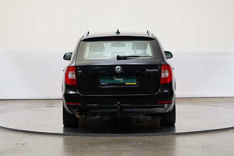 Škoda Superb - fotka 6 z 28