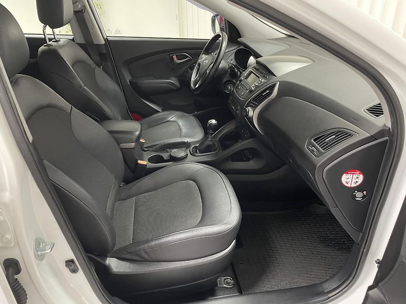 Hyundai ix35 1.6 GDi ČR REZERVACE  - fotka 14 z 27