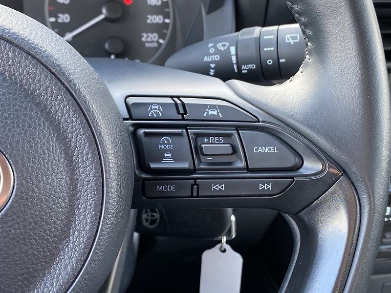 Toyota Yaris 1.5HEV, ČR-1m, Comfort, DPH - fotka 18 z 30