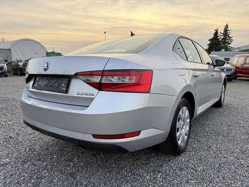 Škoda Superb 1.6TDi Ambition 88kW ČR - fotka 5 z 19