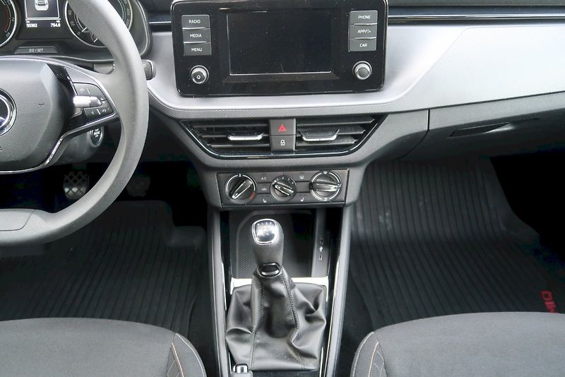 Škoda Kamiq (2023) Ambition 1,0 TSi/ 70 kW - fotka 10 z 34