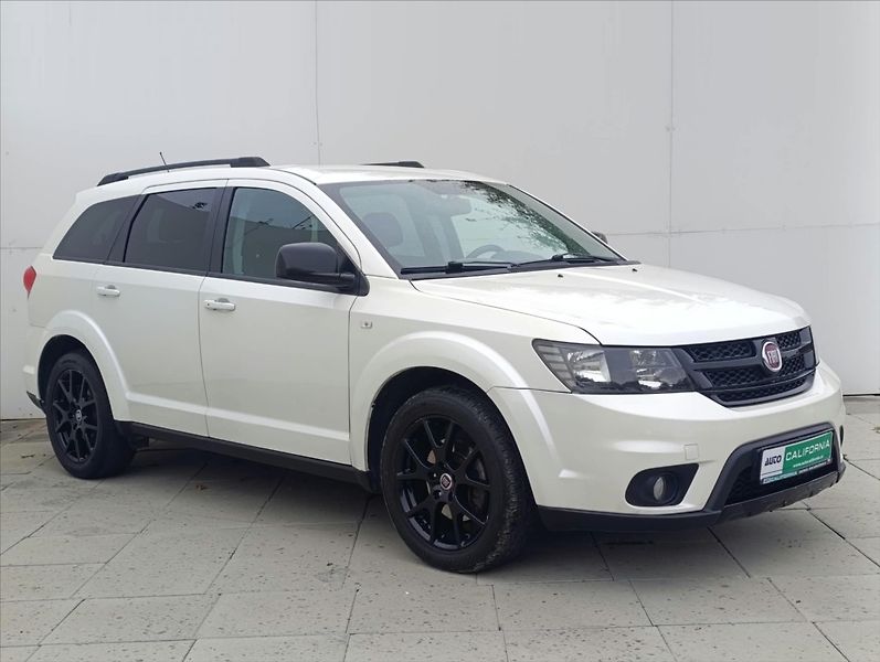 Fiat Freemont 2,0 MJT 4x4 7Míst AUTOMAT Navi - fotka 5 z 44