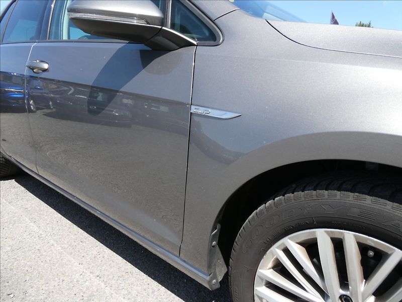 Volkswagen Golf 1,2 TSi 63kW CUP, 2.majitel - fotka 14 z 41