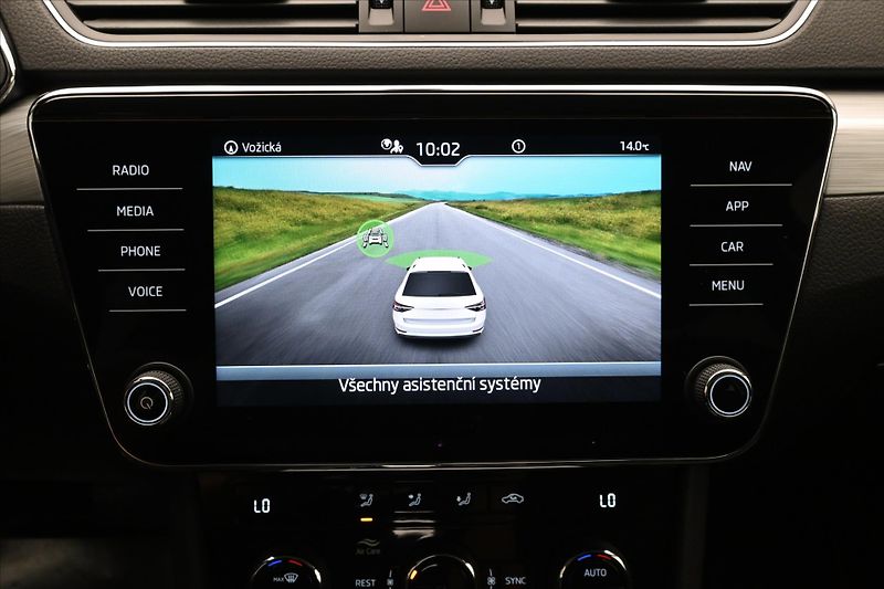Škoda Superb 2,0 TDI 110 kW DSG TAŽNÉ NAVI - fotka 19 z 31