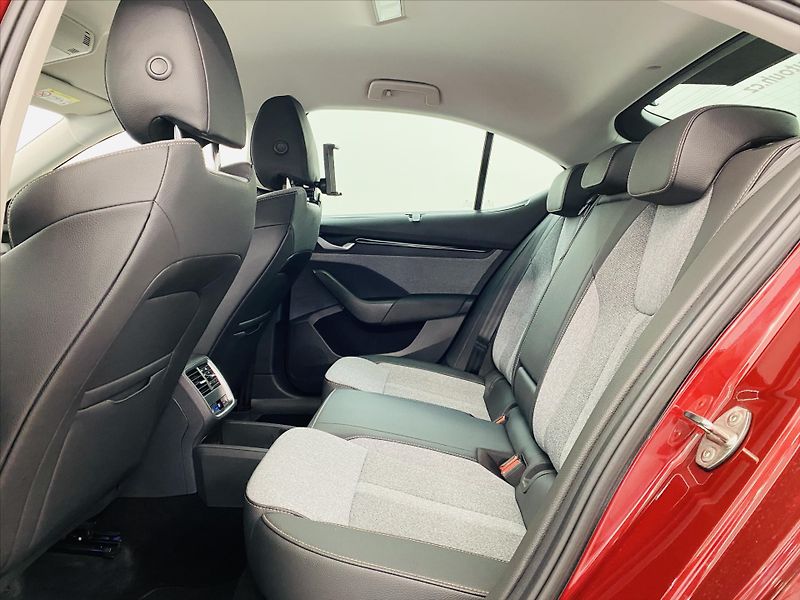 Škoda Octavia 1,5 TSI m-HEV 110kW DSG Top Se - fotka 6 z 28