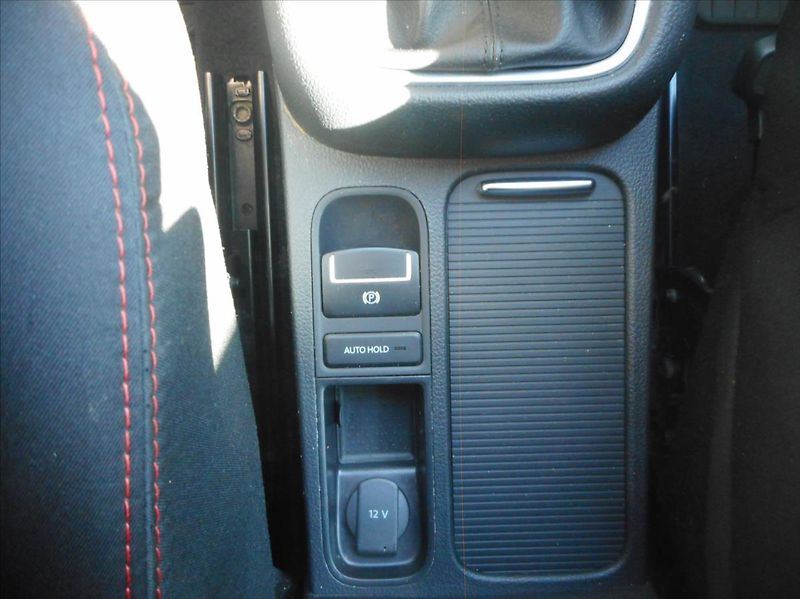Volkswagen Sharan 2,0 TDi SOUND - fotka 21 z 38