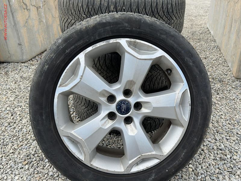 Ford Kuga (2009) 2.0. TDCI 4x4, AC, výhřev - fotka 19 z 20