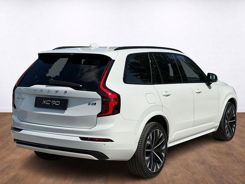 Volvo XC90 (2026) PLUS B5, Head up, Panorama, VZ - fotka 4 z 25