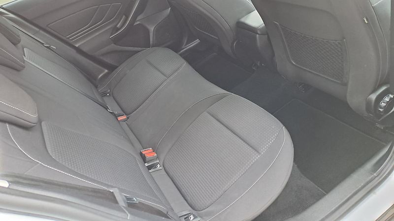 Ford Focus 1.5 TDCI Business NAVI - fotka 9 z 32