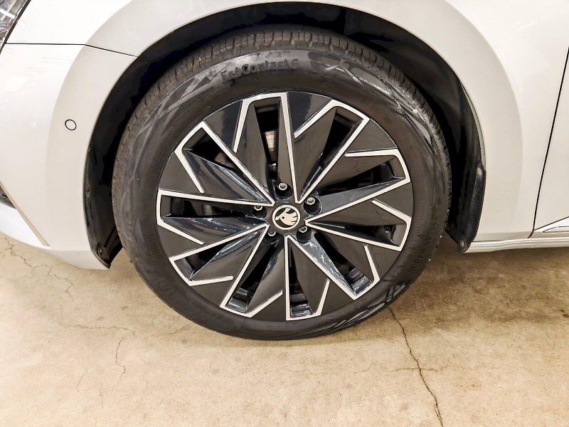 Škoda Superb (2024) iV 1.4 TSI 160 kW DSG L&K - fotka 31 z 31