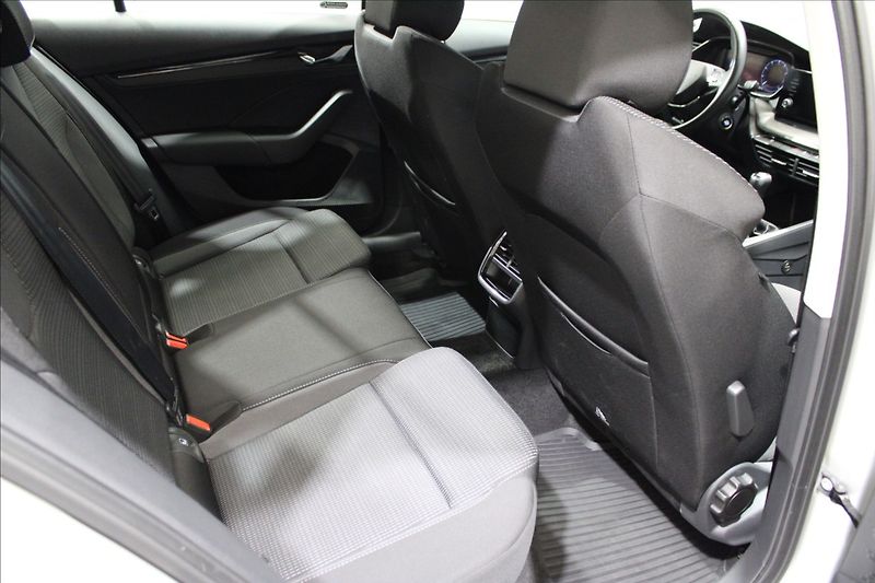 Škoda Octavia 2,0 TDI Ambition 1.majitel CZ - fotka 12 z 32