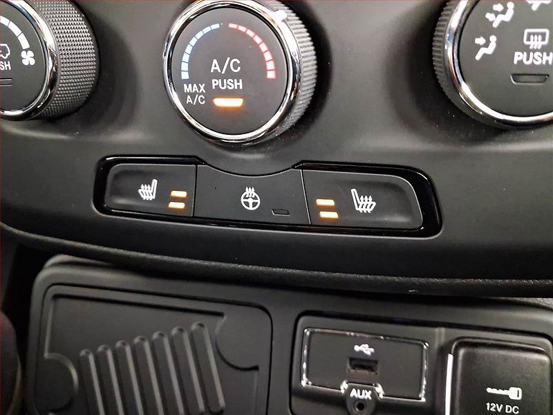 Jeep Renegade (2022) 1.3 T-GDI - fotka 21 z 22