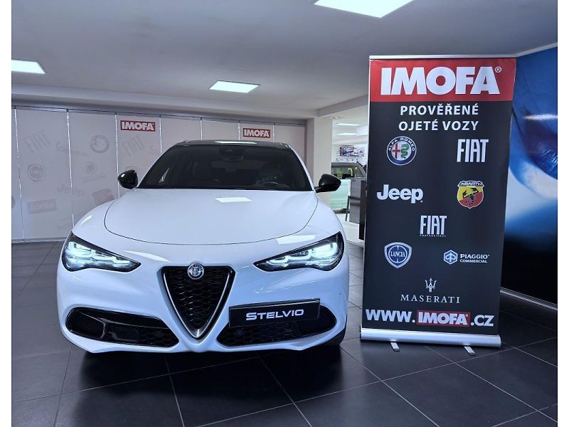 Alfa Romeo Stelvio (2023) 2.2 JTDm 210k AT8 ZF Q4 4x4 TI - fotka 2 z 21