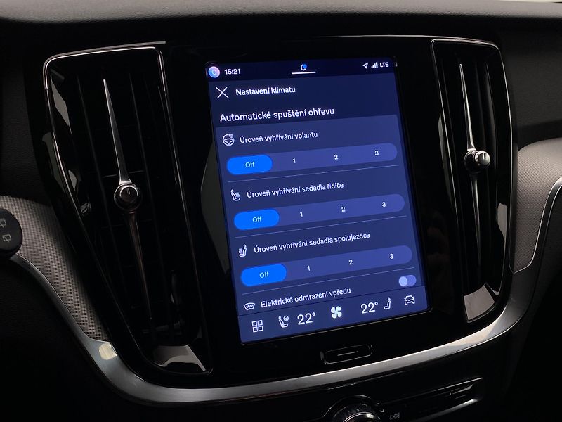 Volvo V60 T6 AWD PLUG-IN DARK REZERVACE - fotka 41 z 58