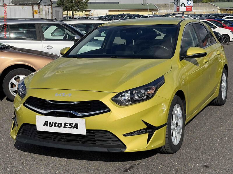 Kia Ceed (2022) 1.5 T-GDi, 1.maj,ČR - fotka 3 z 17