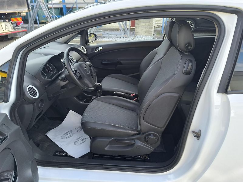 Opel Corsa 1.3 DOLOŽENÉ KM,SERVISNÍ KN - fotka 13 z 43