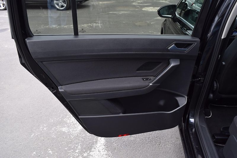 Volkswagen Touran (2017) 1.4TSI 110kw CLBMT 7MÍST TAŽNÉ - fotka 12 z 50
