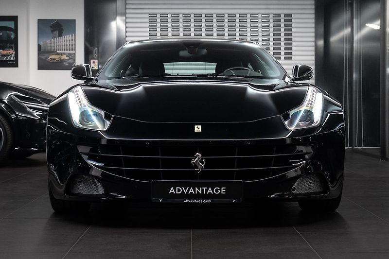 Ferrari FF V12 - fotka 2 z 20