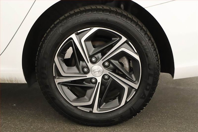 Hyundai i30 (2024) Smart 1.5 T-GDI MHEV, ČR,1.maj - fotka 14 z 14