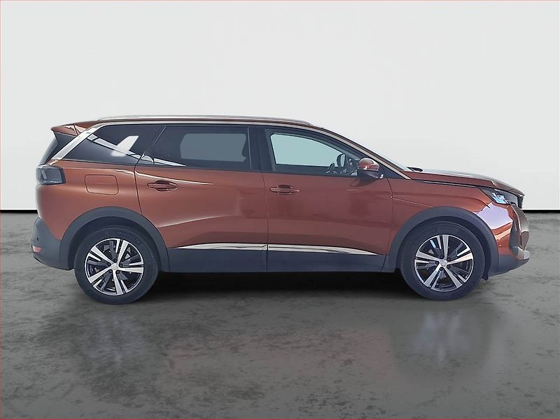 Peugeot 5008 (2021) PureTech 130 - fotka 6 z 22