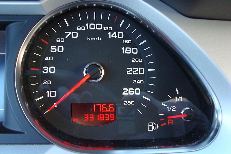 Audi A6 (2010) Avant 2.7 TDi, S-Line, Nová ST - fotka 52 z 56