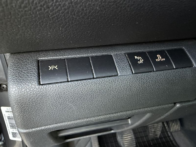 Peugeot 5008 2.0HDi 110kW Navi Panorama - fotka 15 z 20