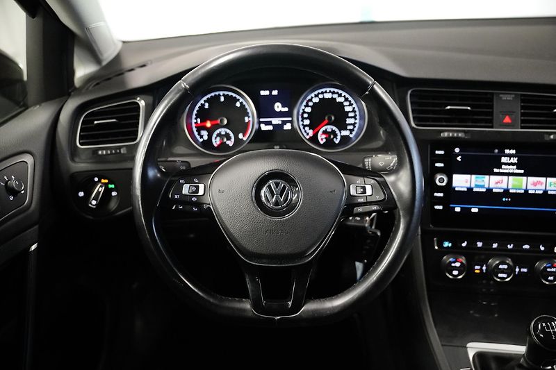 Volkswagen Golf - fotka 17 z 28