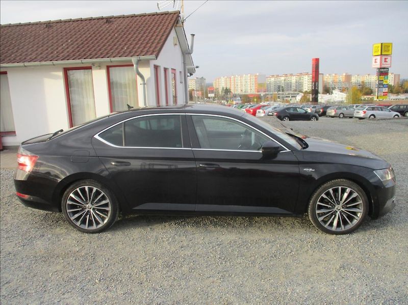 Škoda Superb 2,0 TDI, L&K,serv.historie,CZ - fotka 4 z 46