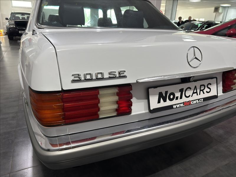 Mercedes-Benz Třídy S 3,0   SE 300 W126 V6 ŠPANĚLSKO - fotka 24 z 37