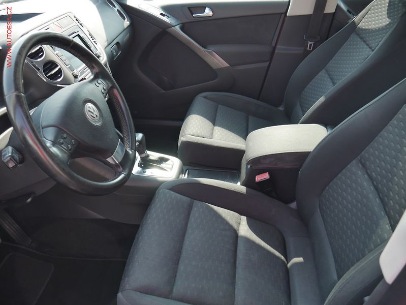 Volkswagen Tiguan (2009) 2.0 TSi 4x4, ČR, DSG, bixen - fotka 9 z 19